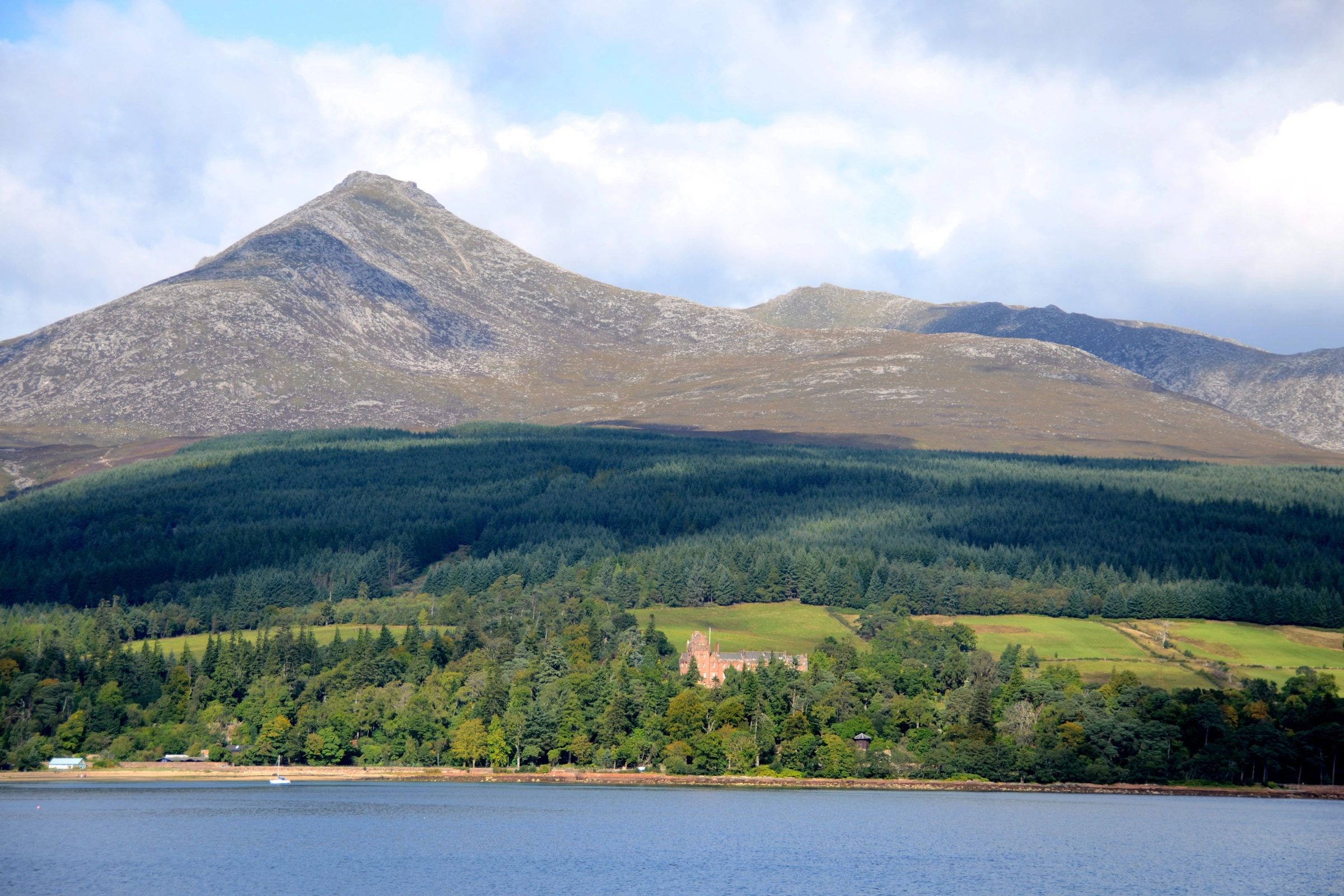 Brodick,_Isle_of_Arran[1].webp